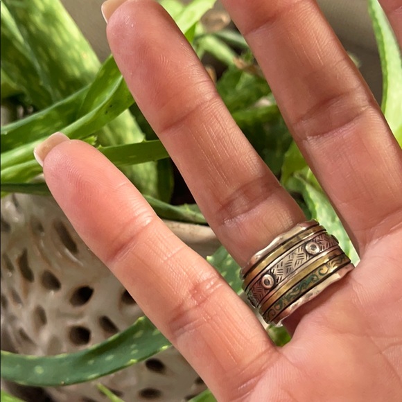 Silpada R3137 Isabella Spinner Ring Size 6 Sterling Silver  Silpada Designs: Isabella Spinner Ring
